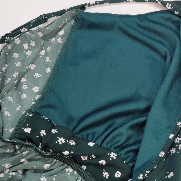 KAILEIGH Women's Size Medium Petite Floral Spaghetti StrapJumpsuit with Pockets - Picture 9 of 12